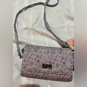 Betsy Johnson 8 x 6 cross body new